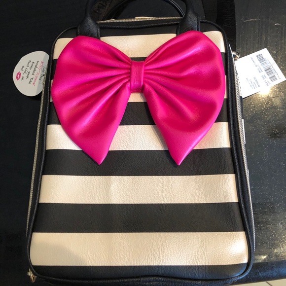 Betsey Johnson Handbags - Betsey Johnson Lunch box